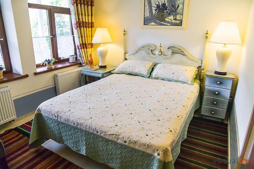 Resedinta Rotundu Bed & Breakfast Butuceny Luaran gambar